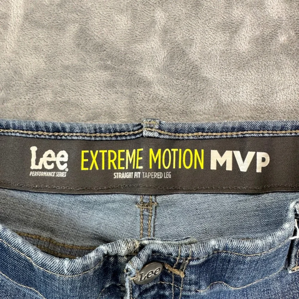 Lee Extreme Motion MVP Straight Fit Tapered Leg Jeans Men's Size 46x30 Blue